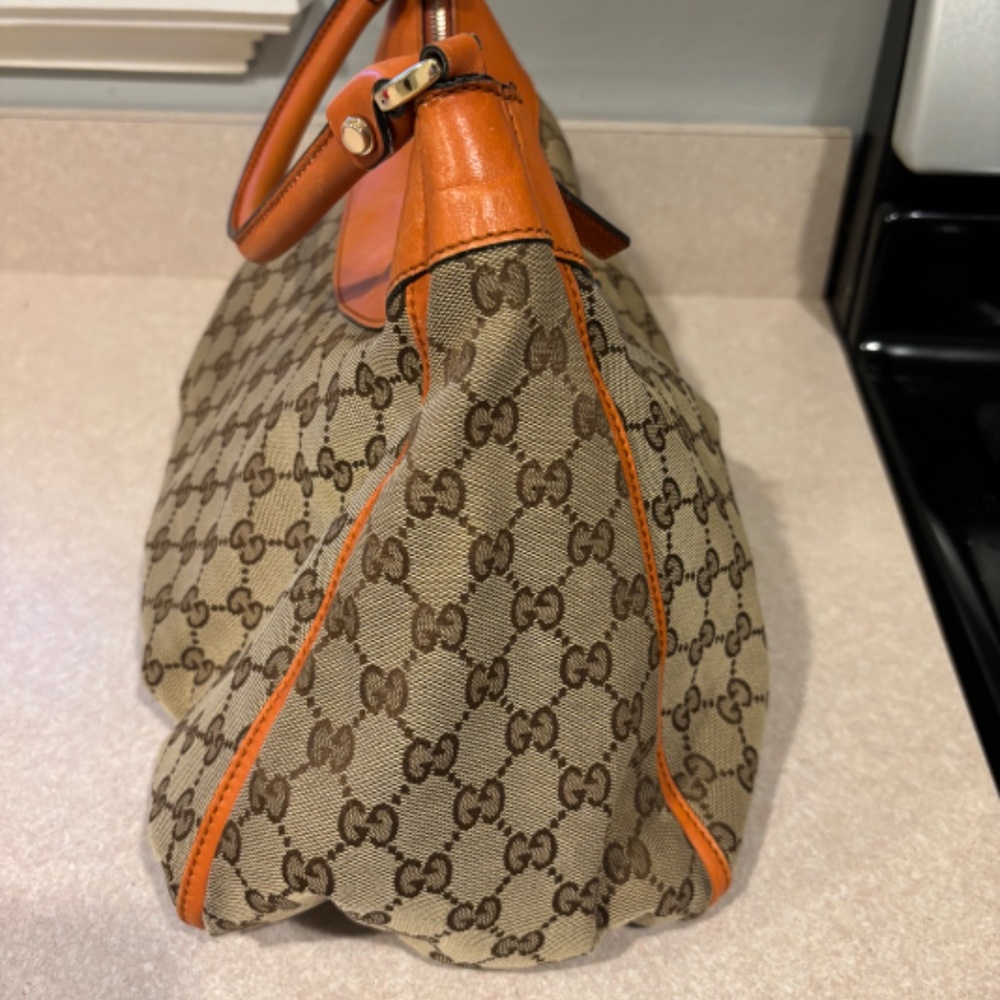 Gucci - Picture 2 of 3